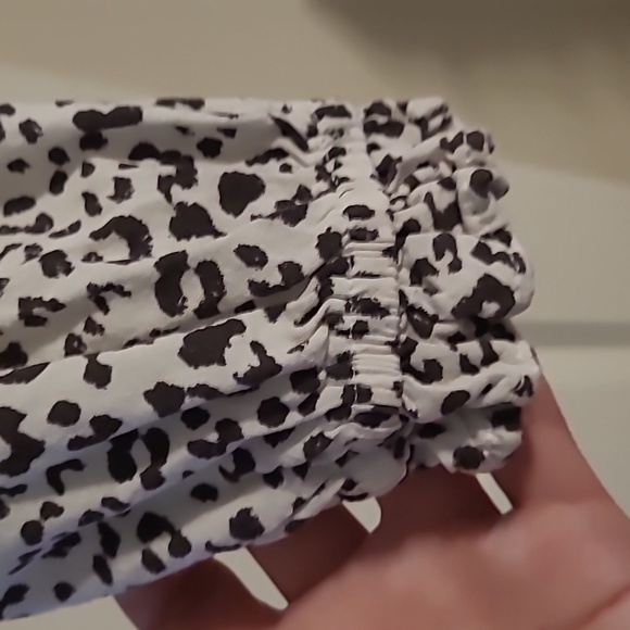 3/$27 Urban romantics animal print crop top - Picture 3 of 4